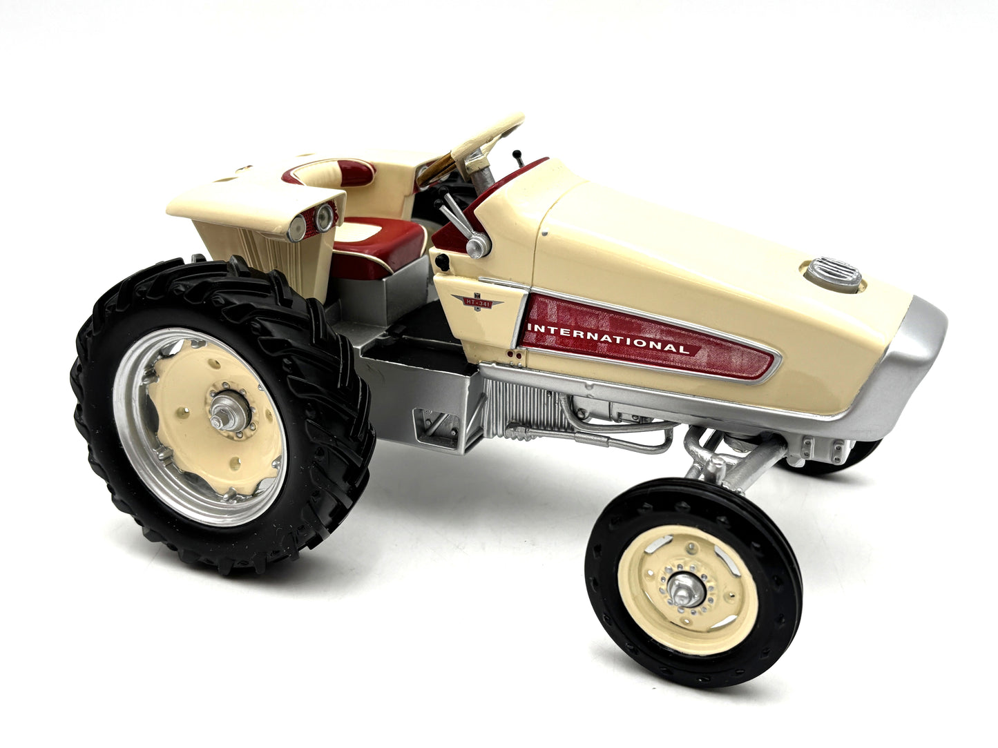 1/16 International HT-341