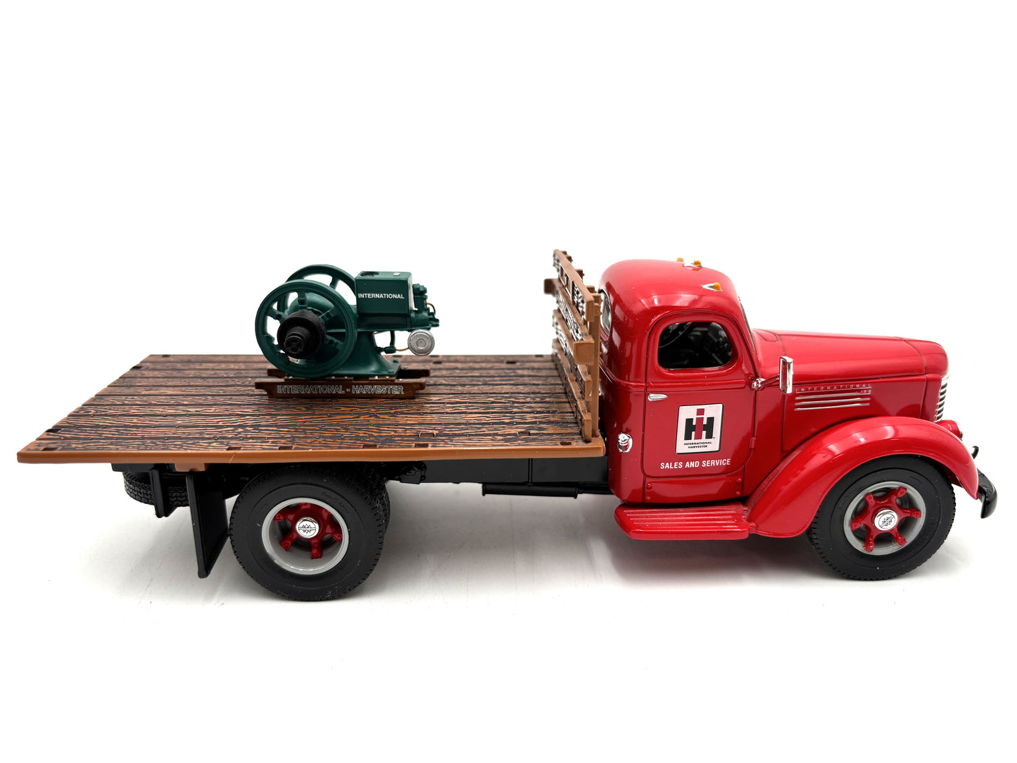 1/34 International KB-8 Flatbed