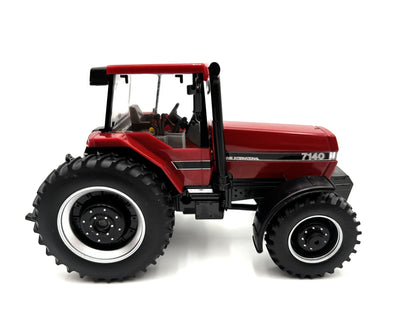 1/32 International Magnum 7140