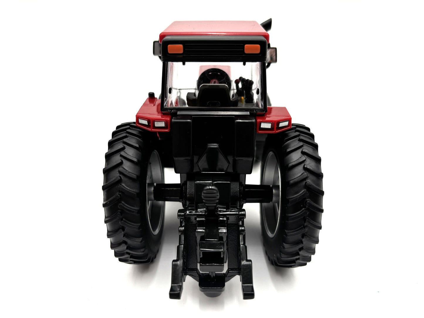 1/32 International Magnum 7140