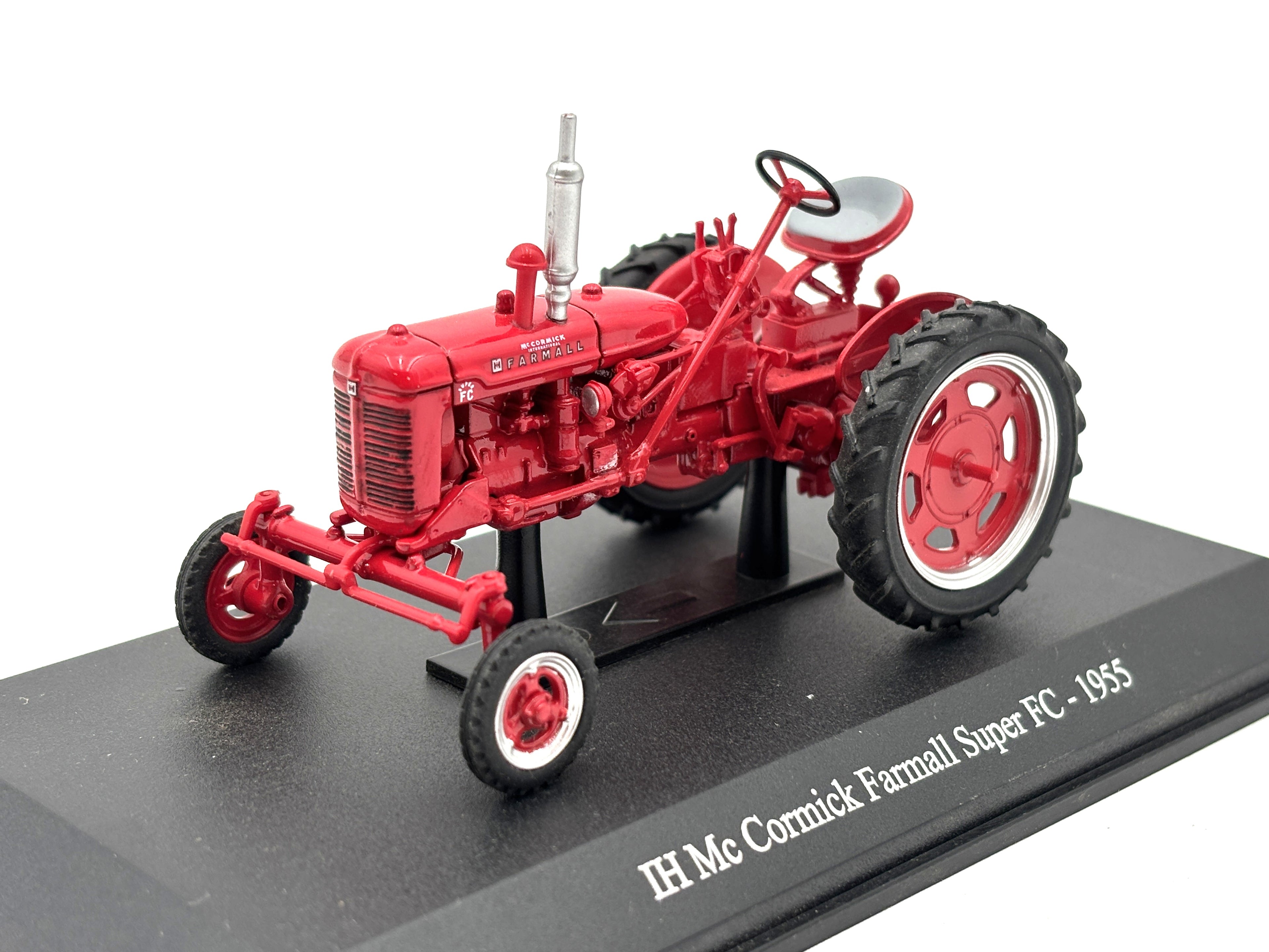 1/43 International McCormick Farmall FC