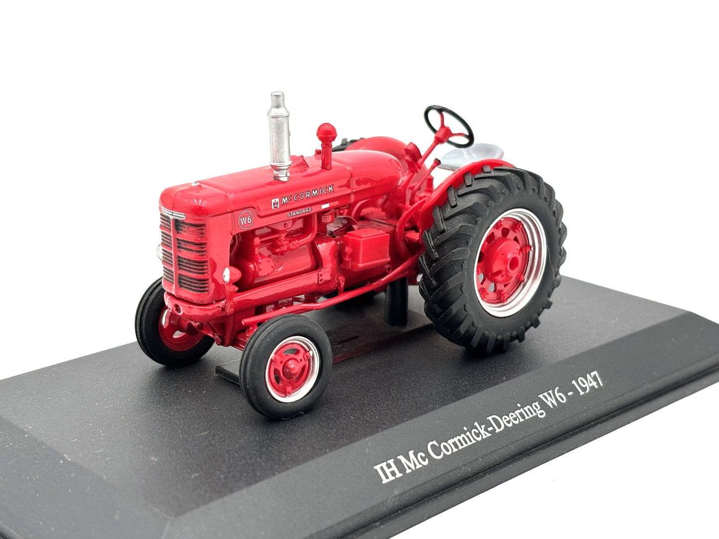 1/43 International McCormick W6