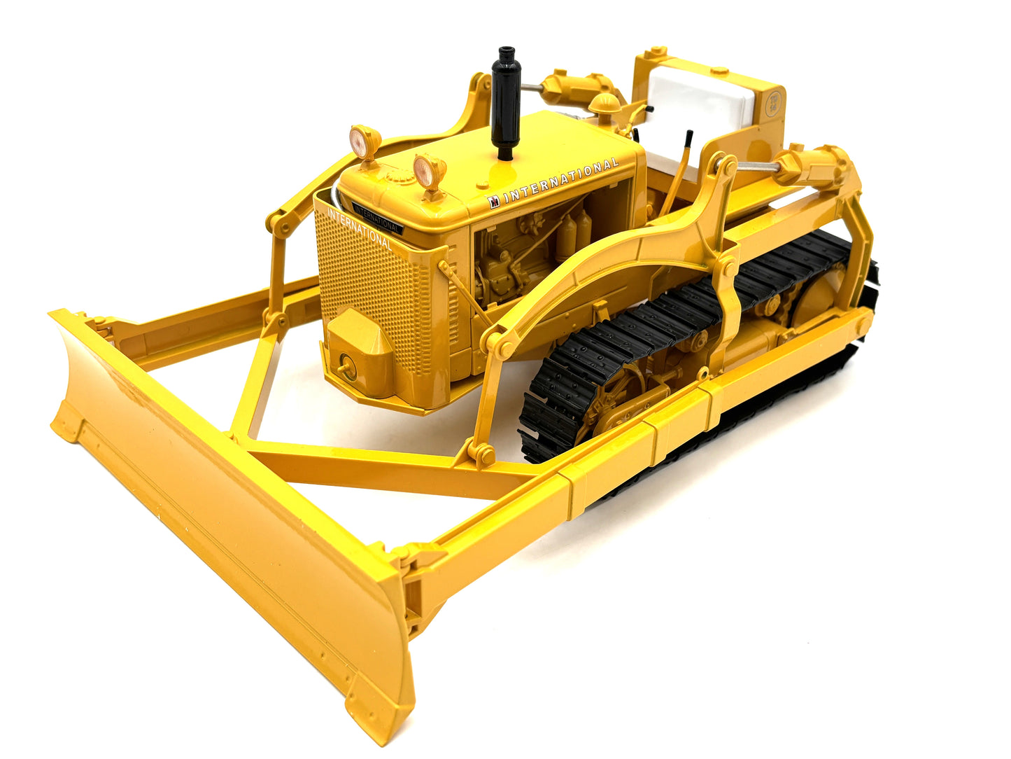 1/16 International TD-14 Industrial Crawler