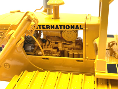 1/25 International TD-25 Crawler