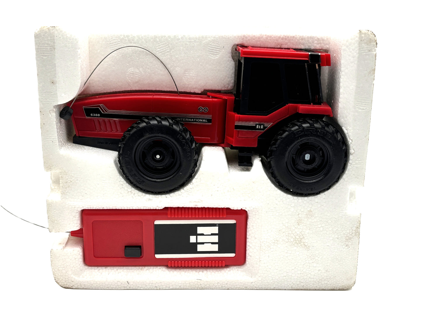 1/32 International Vintage 6388 Remote Control