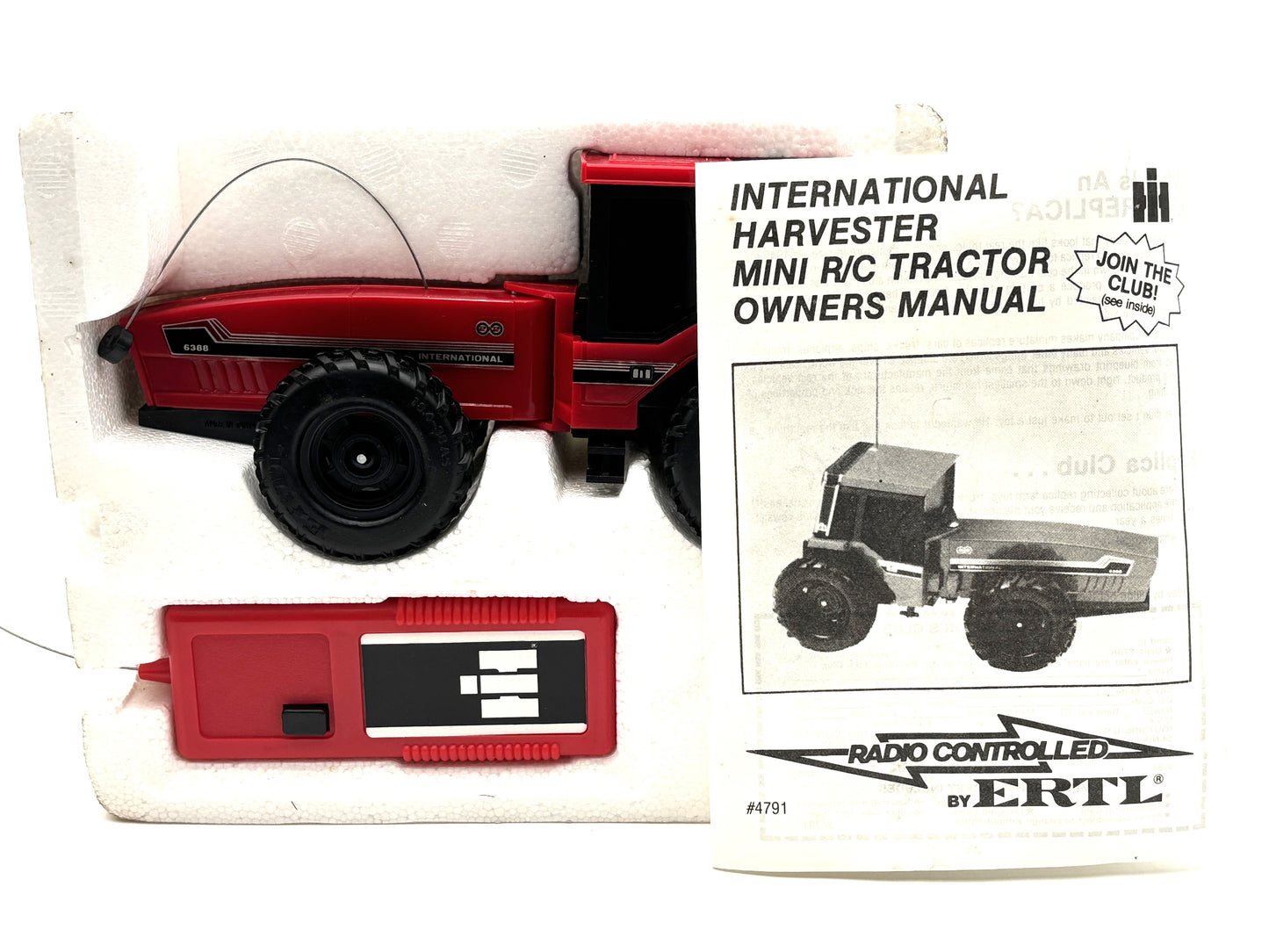 1/32 International Vintage 6388 Remote Control