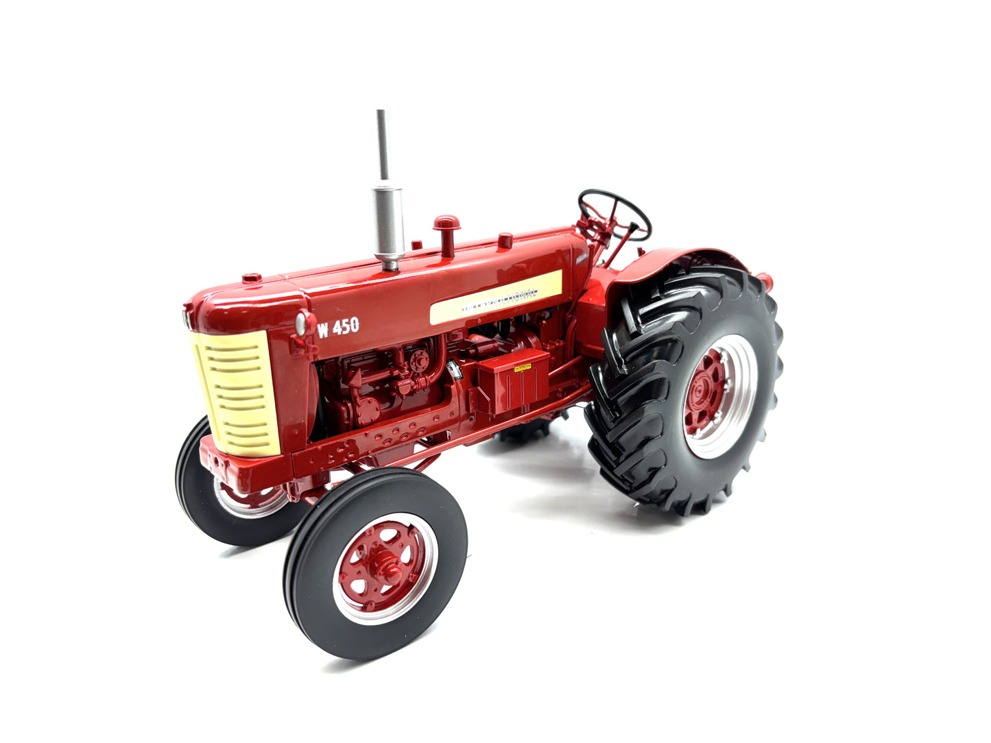 1/16 International W450 Gas