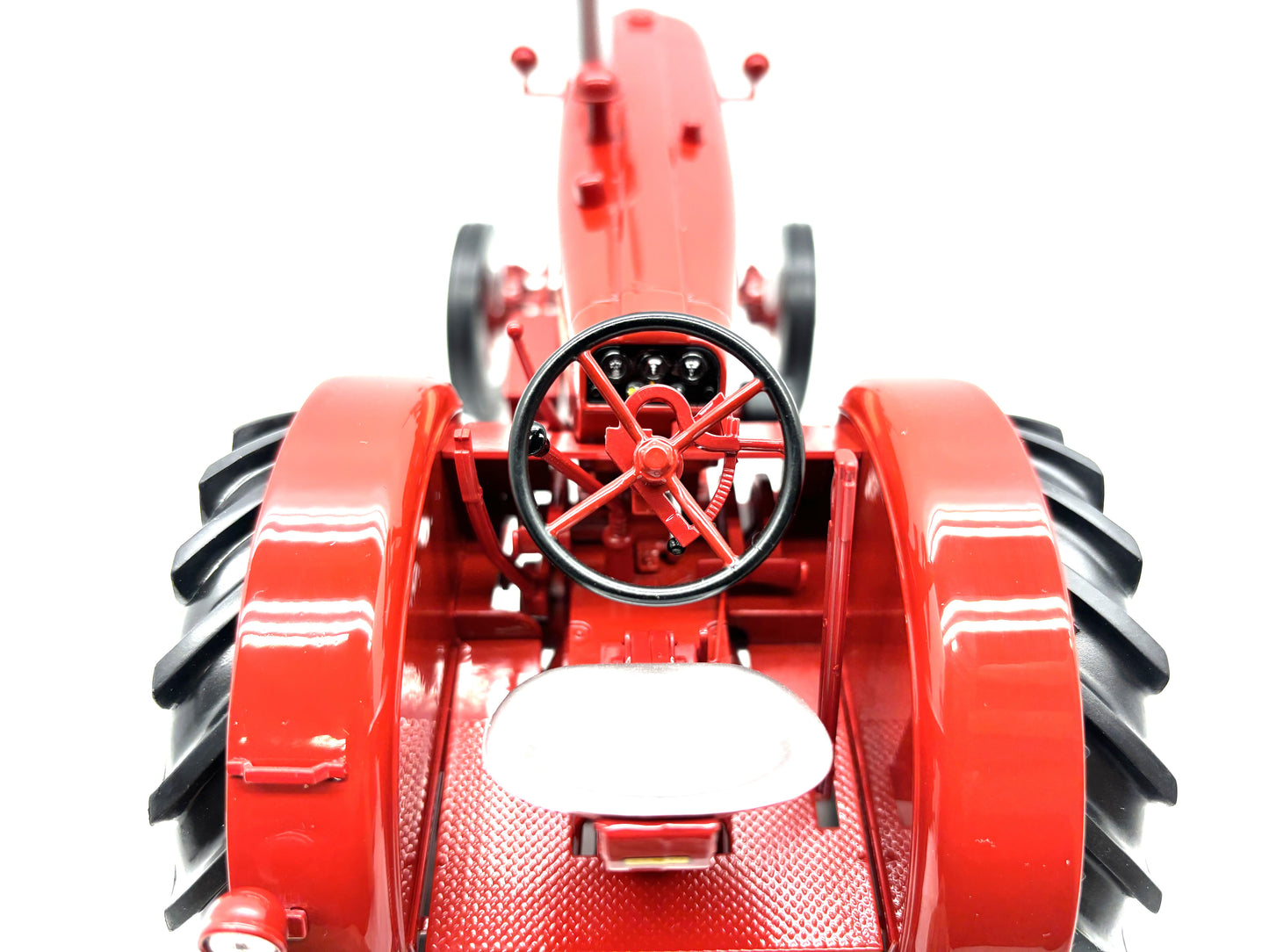 1/16 International W450 Gas