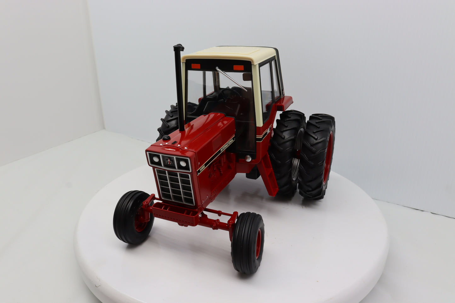 1/16 International 1086