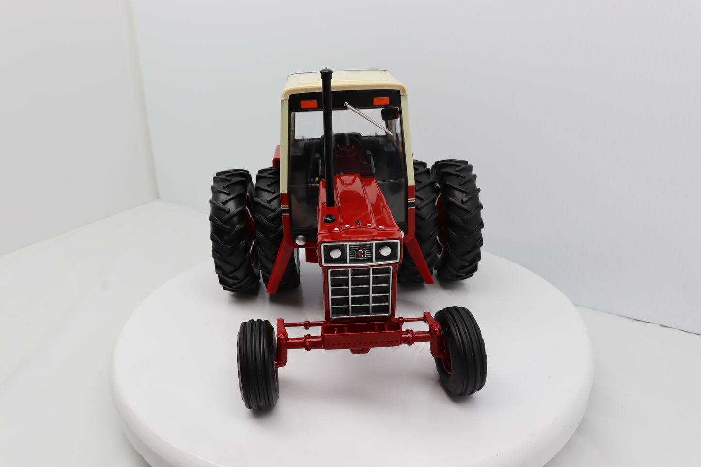 1/16 International 1086