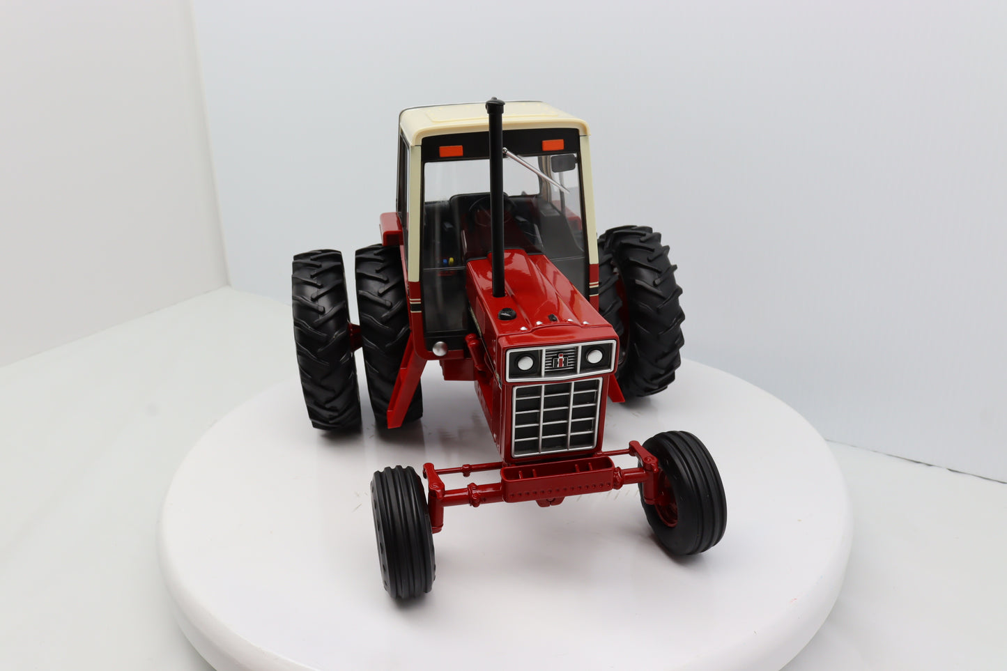 1/16 International 1086