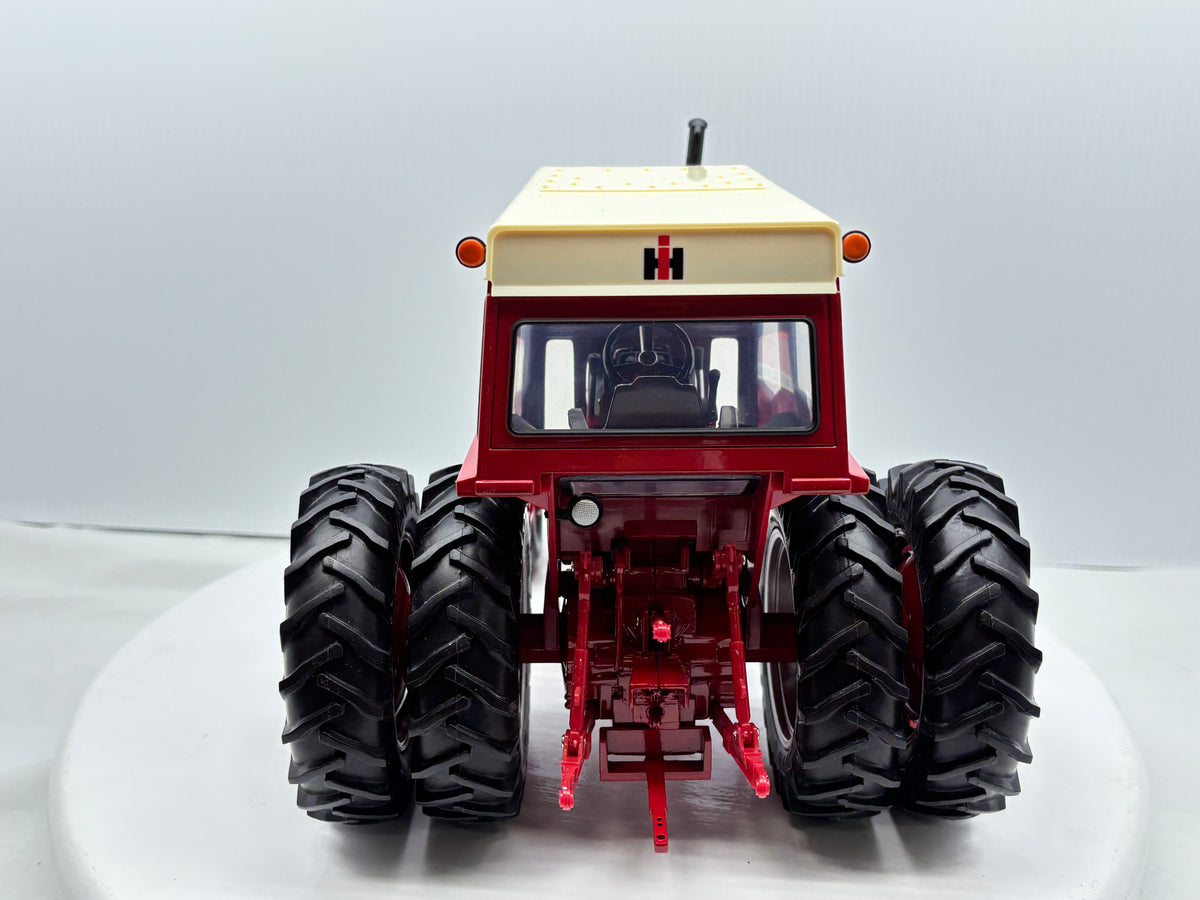 1/16 International 1566 Prestige – Creekside Farm Toys
