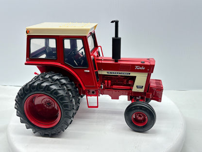 1/16 International 1566 Prestige