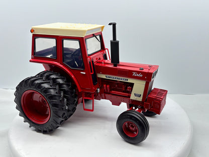 1/16 International 1566 Prestige