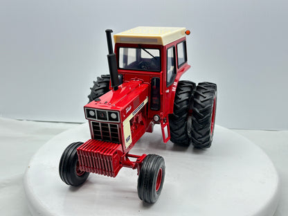 1/16 International 1566 Prestige