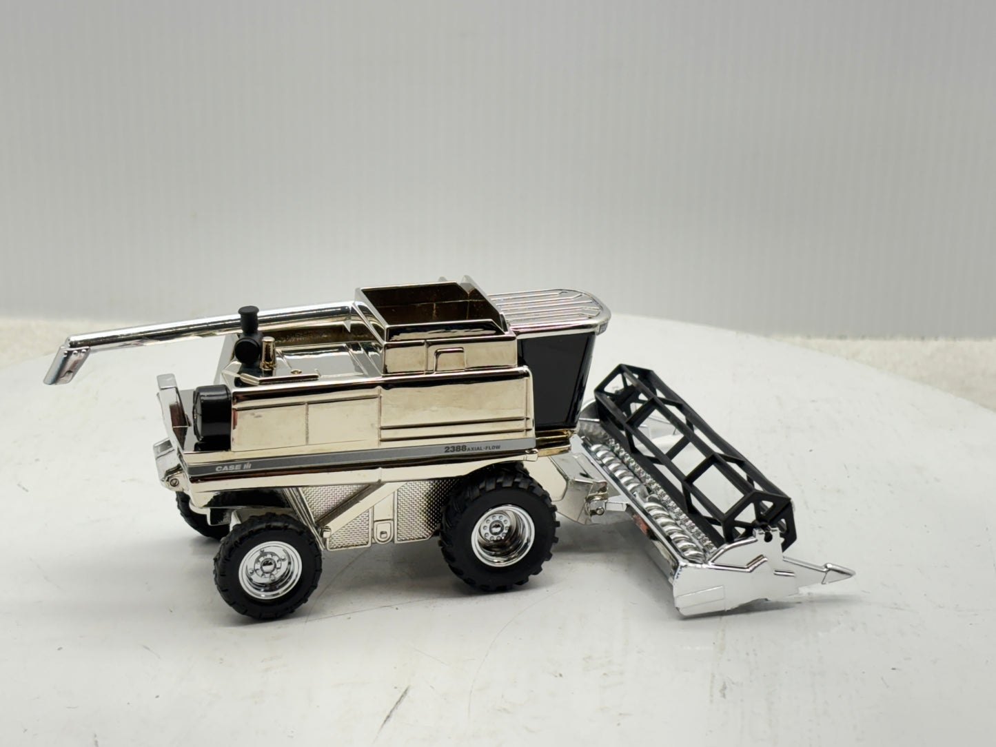 1/64 International 2388 25th