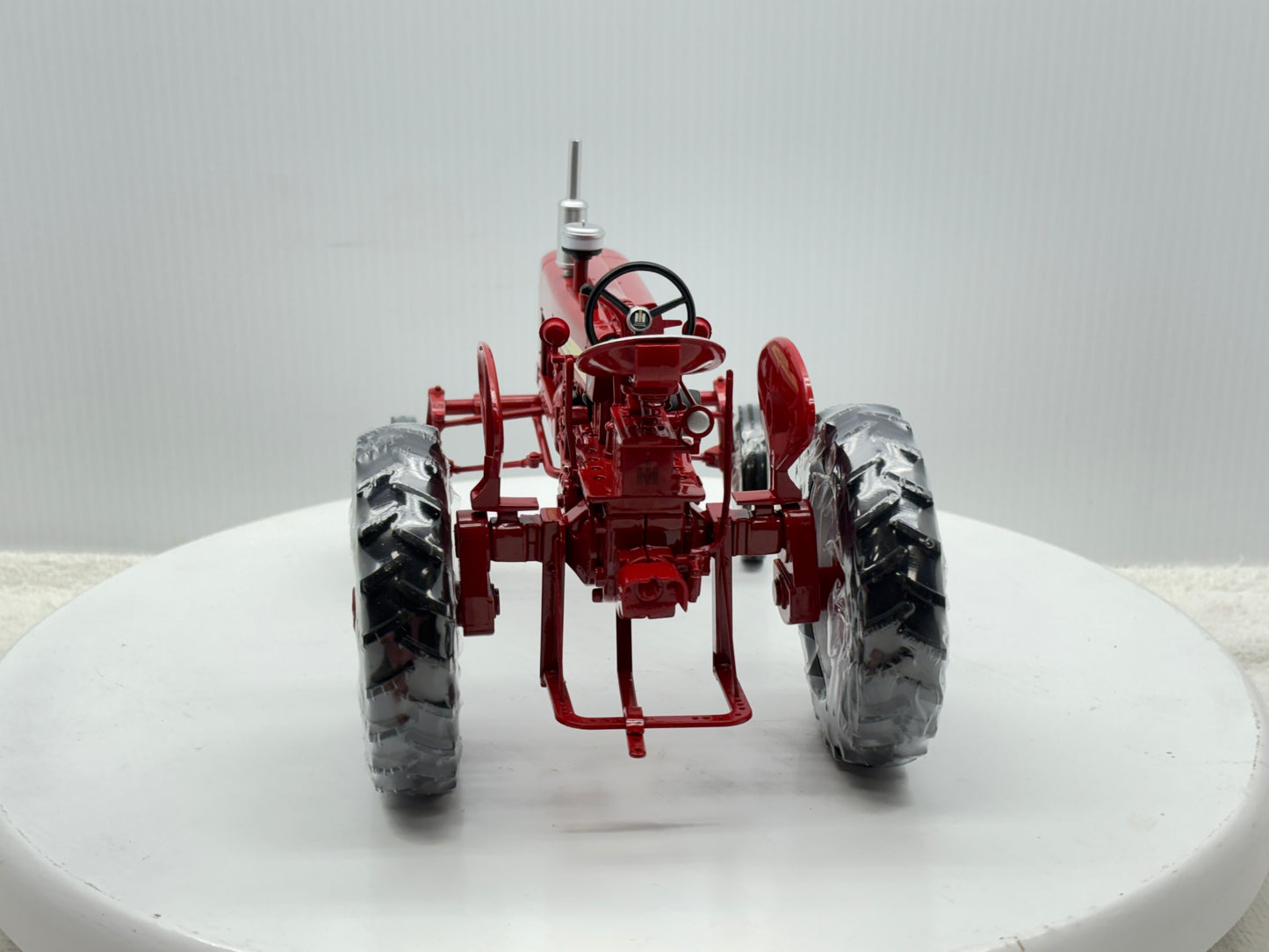 1/16 International 350 High Crop