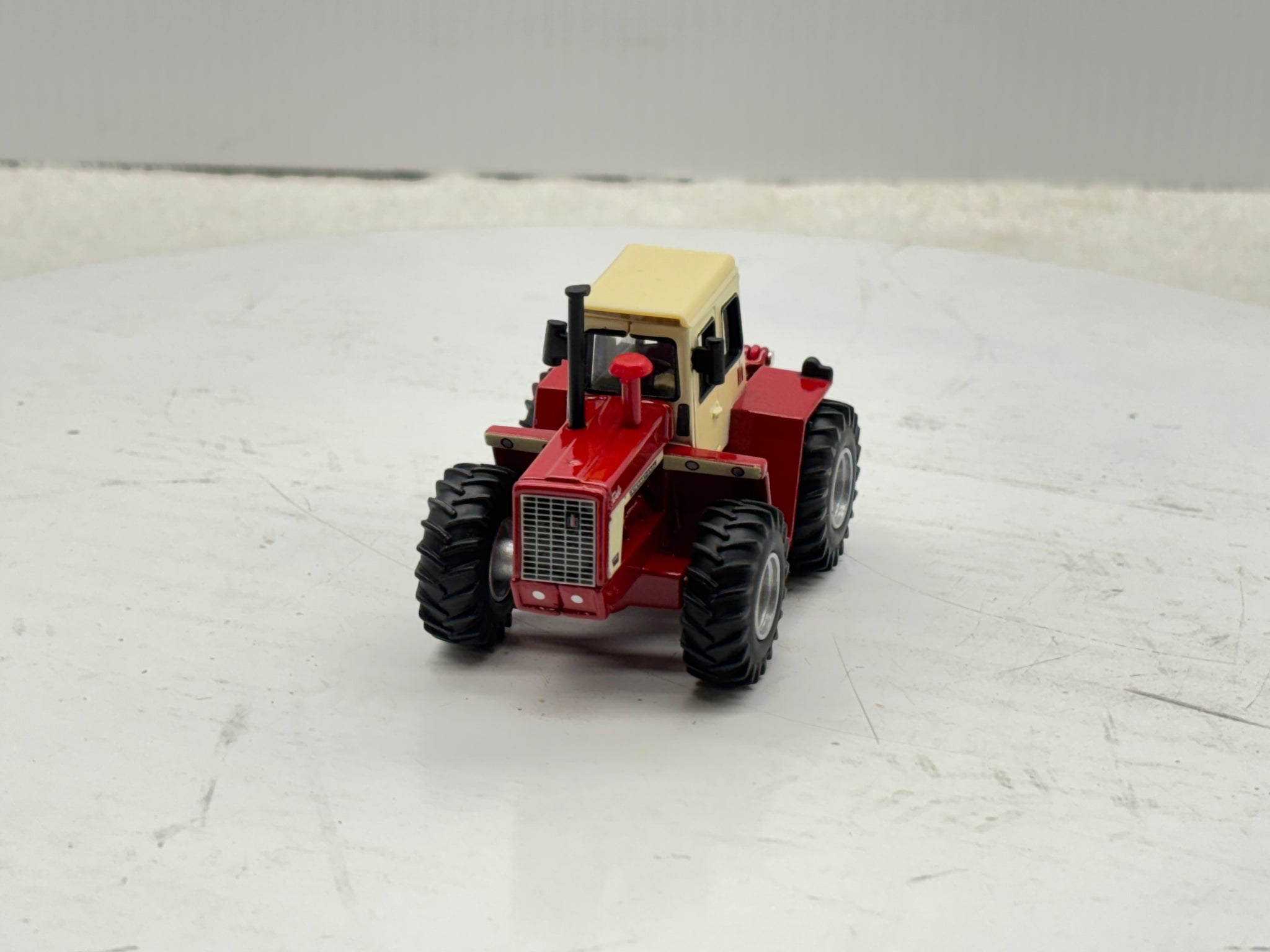 1/64 International 4166