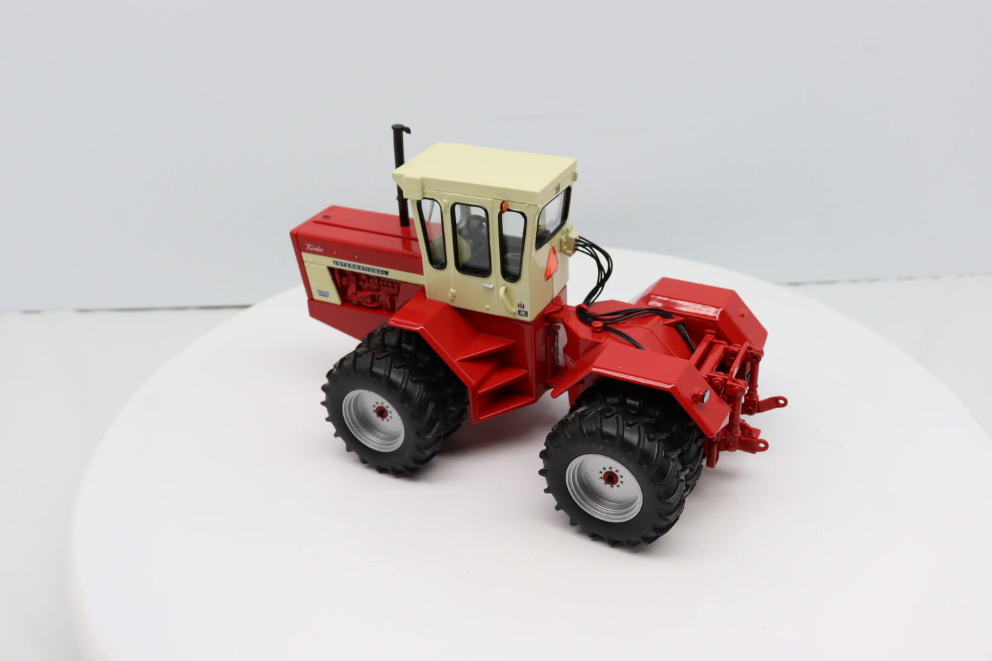 1/32 International 4366