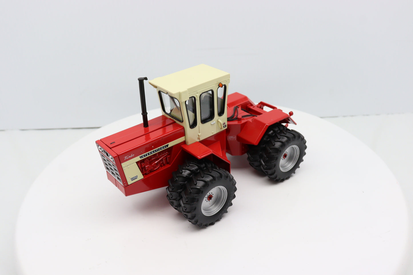 1/32 International 4366