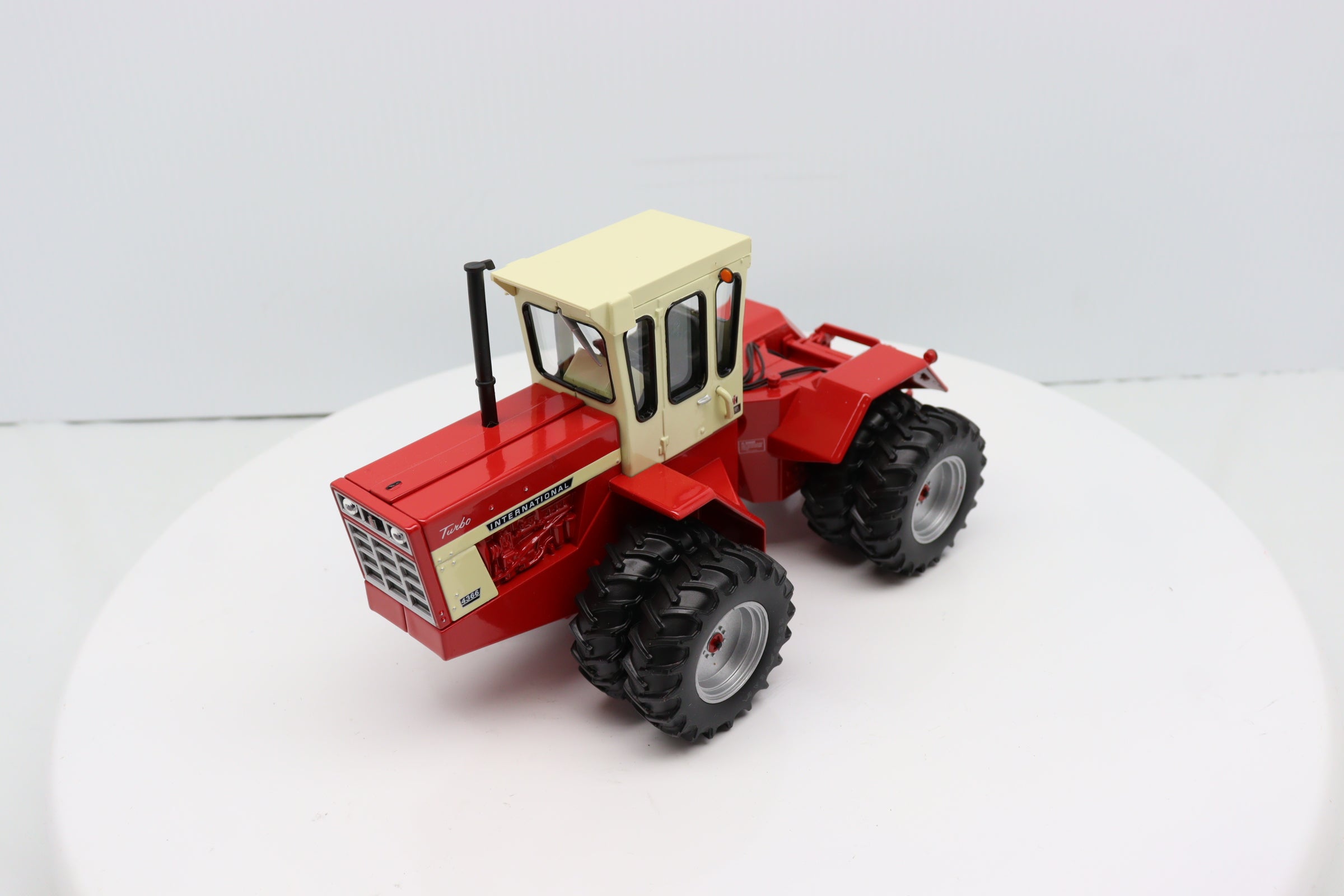 1/32 International 4366