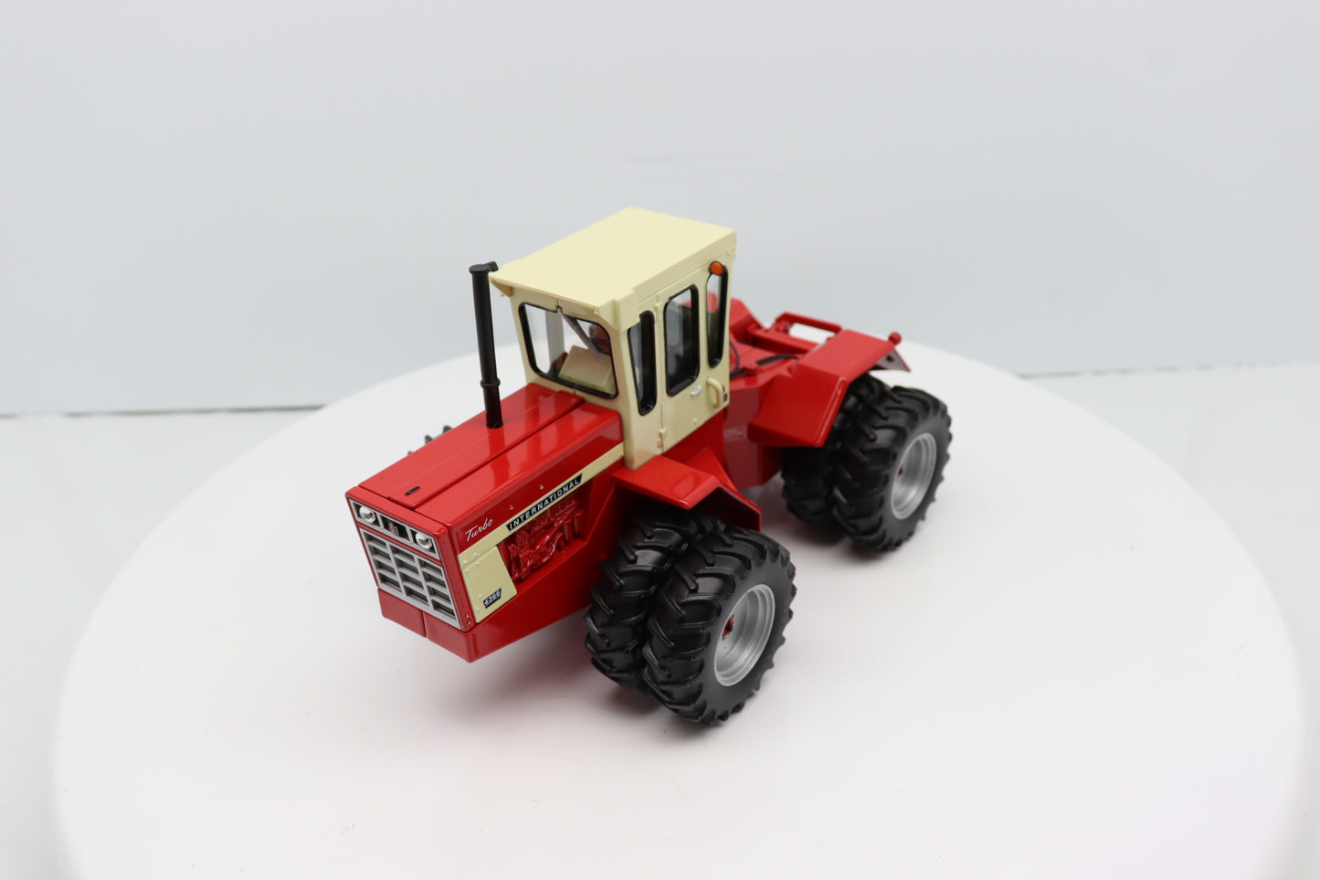 1/32 International 4366