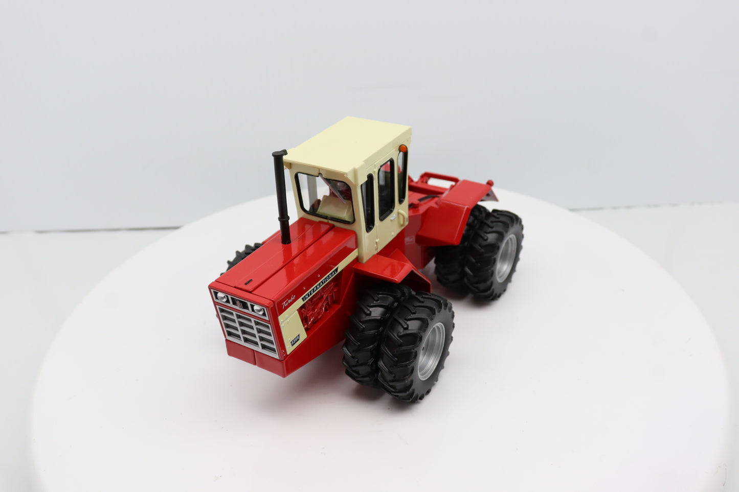 1/32 International 4366