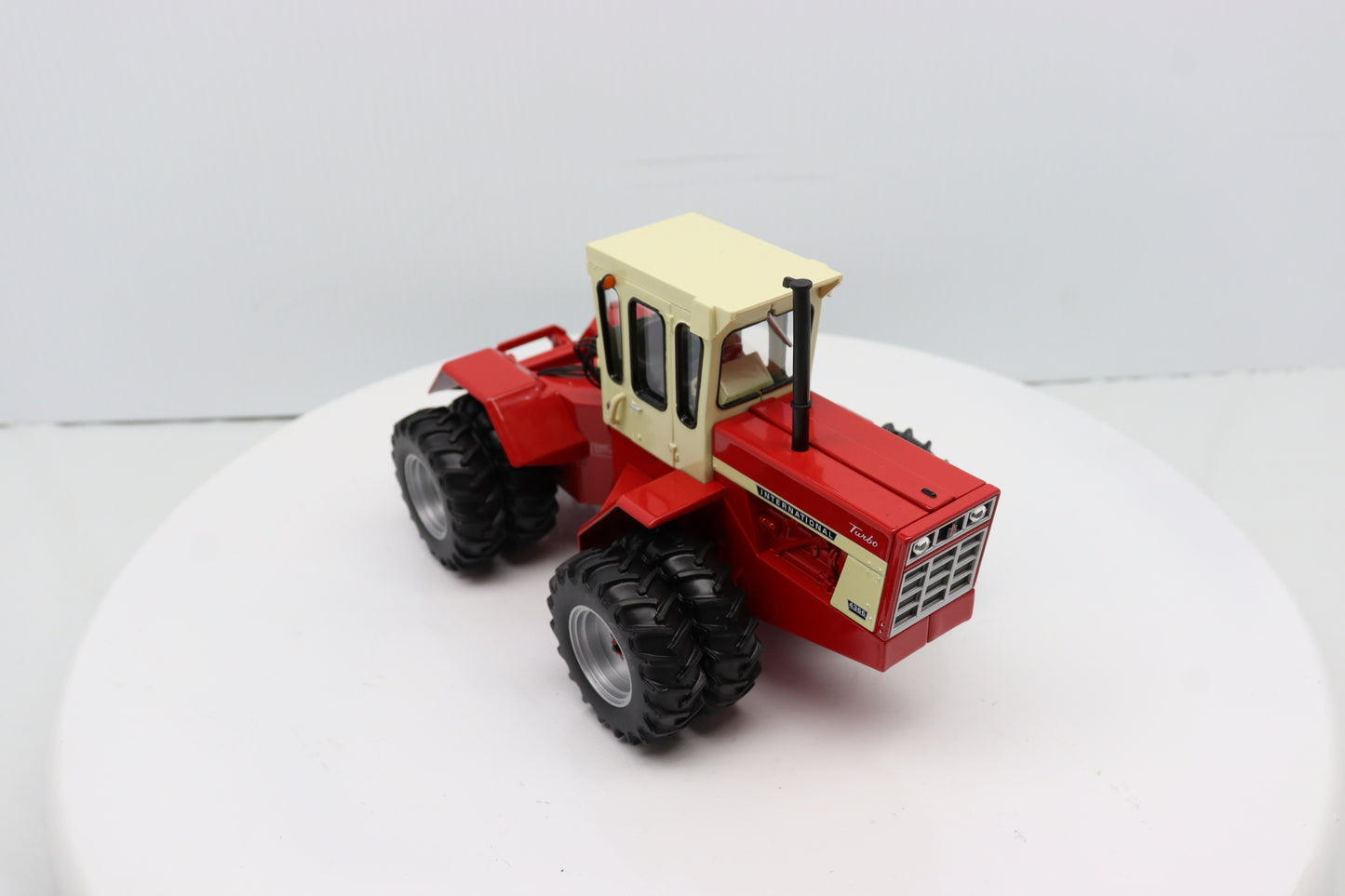 1/32 International 4366