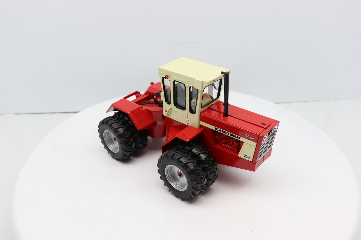 1/32 International 4366
