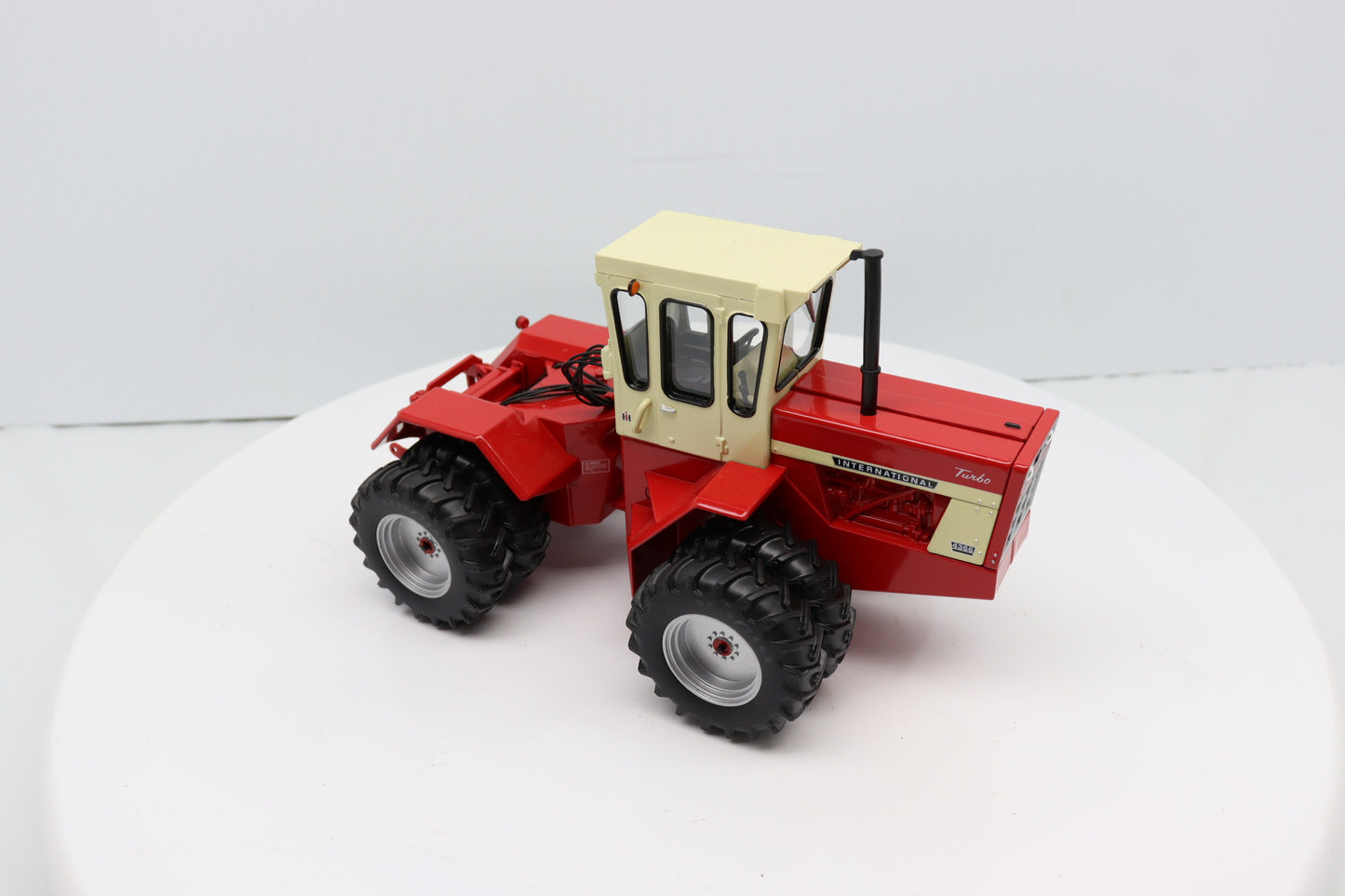 1/32 International 4366