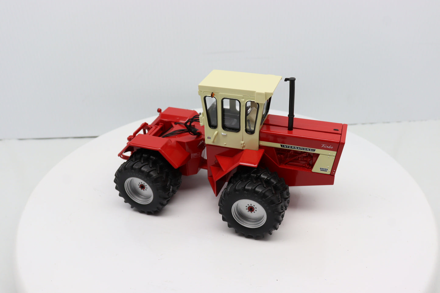 1/32 International 4366