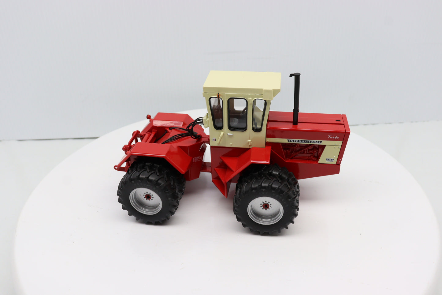 1/32 International 4366