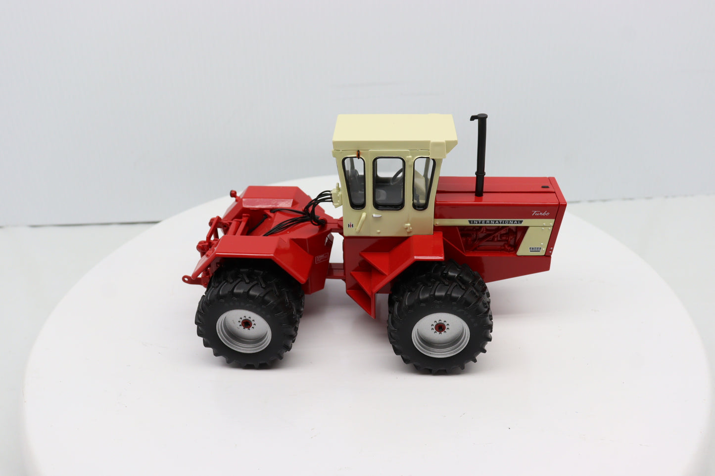 1/32 International 4366