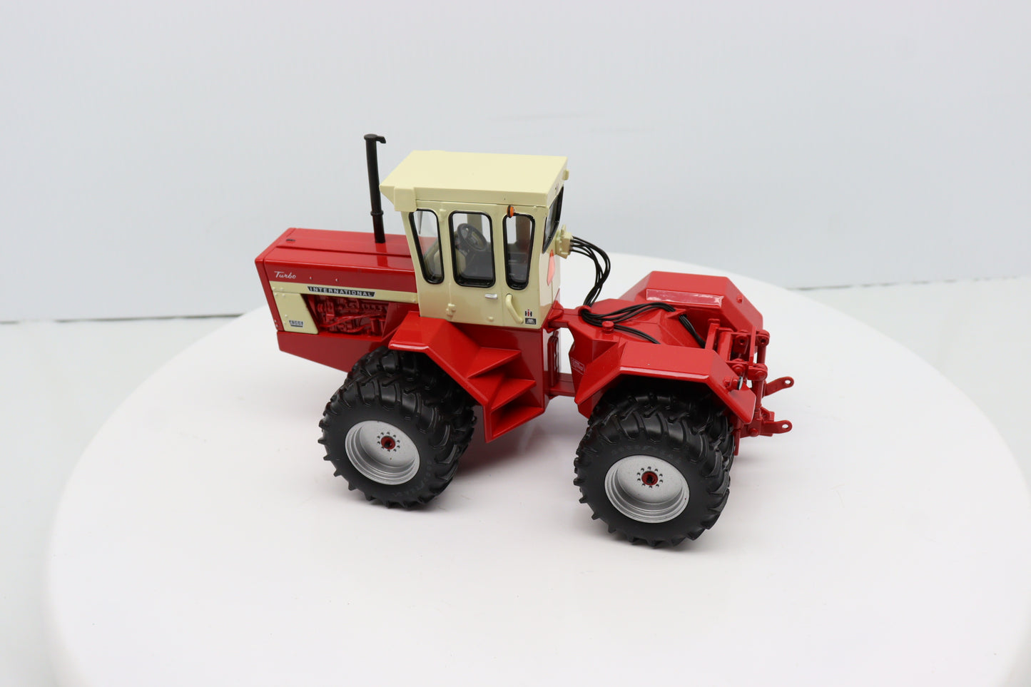1/32 International 4366