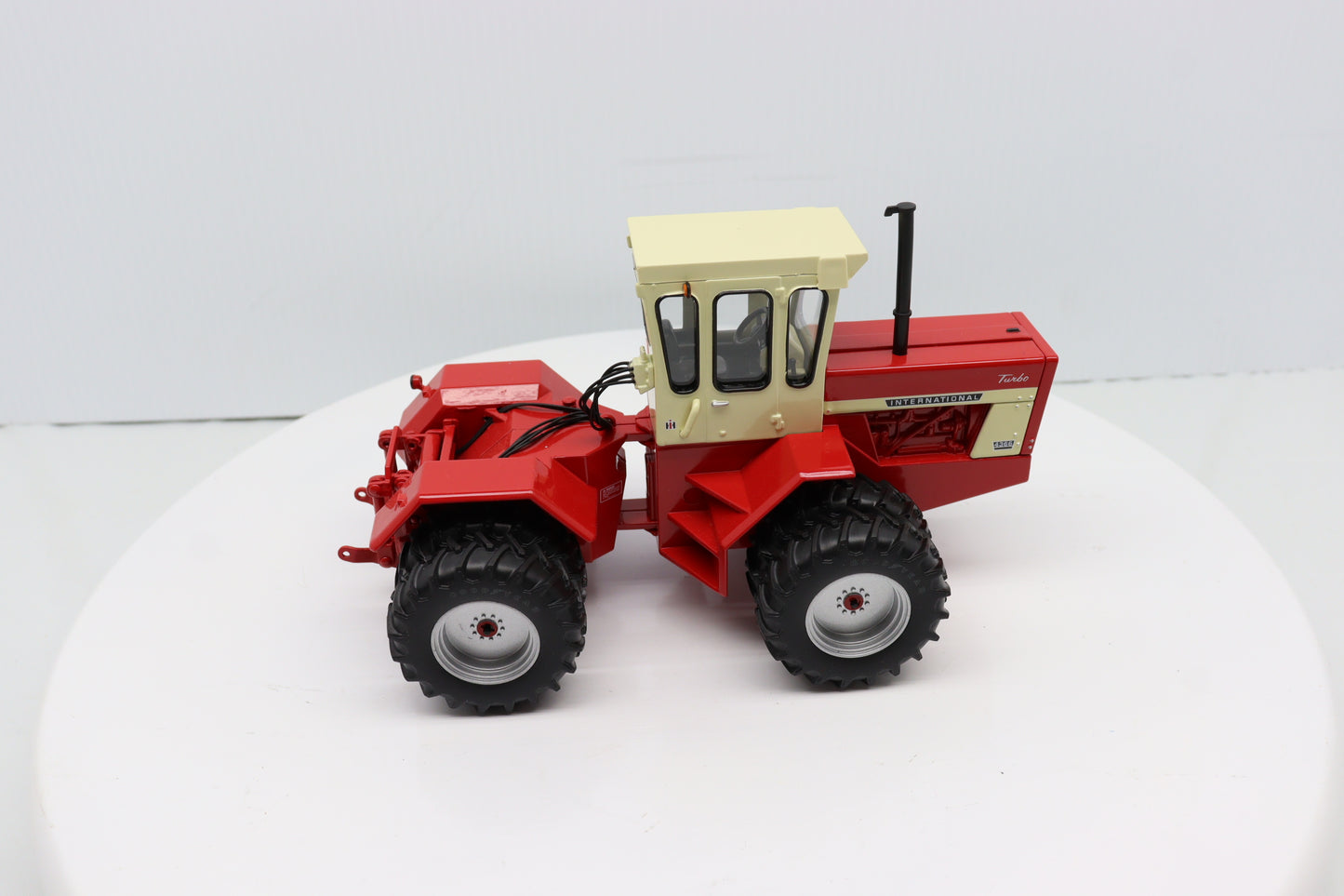 1/32 International 4366