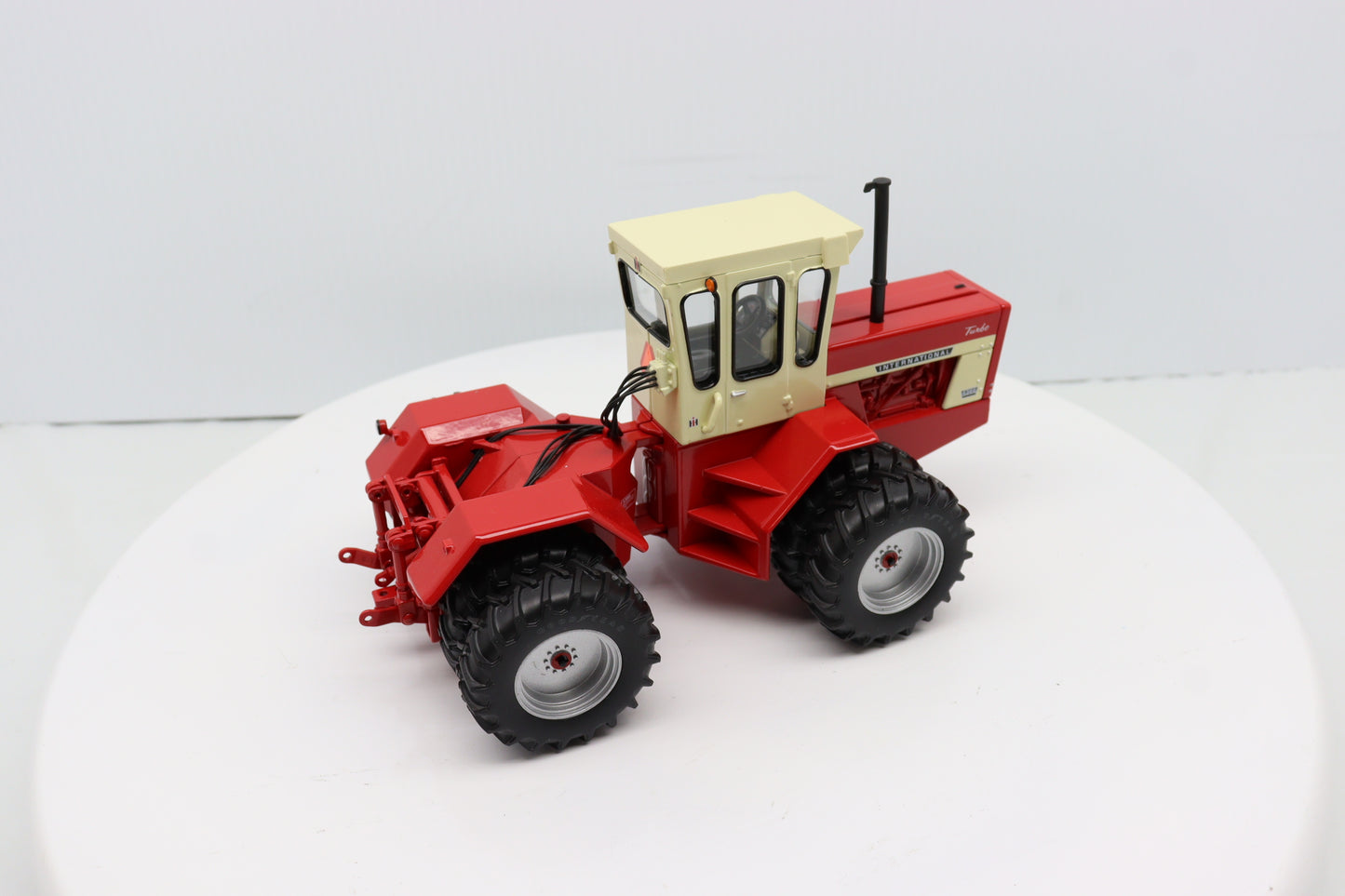 1/32 International 4366