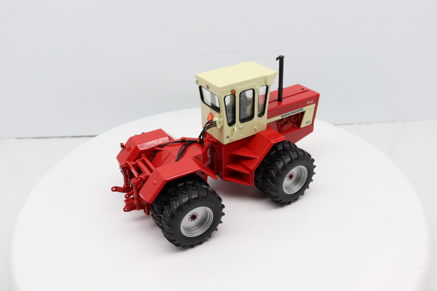 1/32 International 4366
