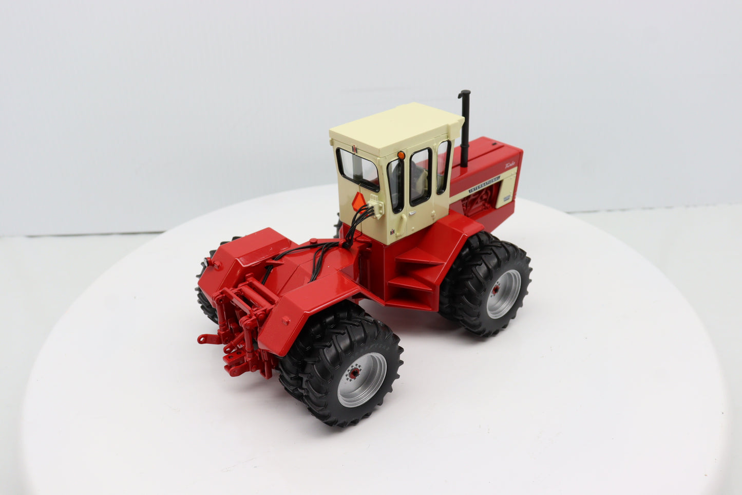 1/32 International 4366