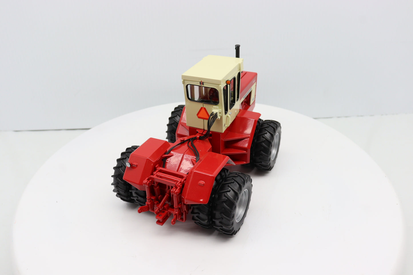 1/32 International 4366
