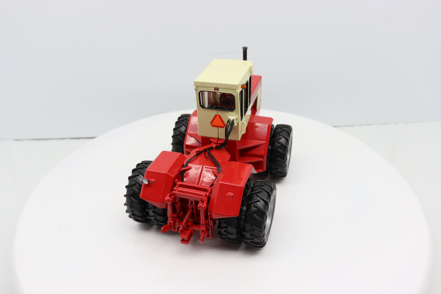 1/32 International 4366
