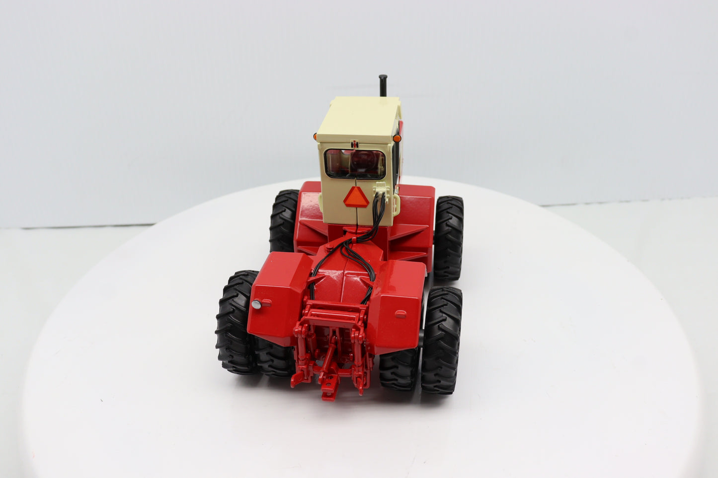1/32 International 4366