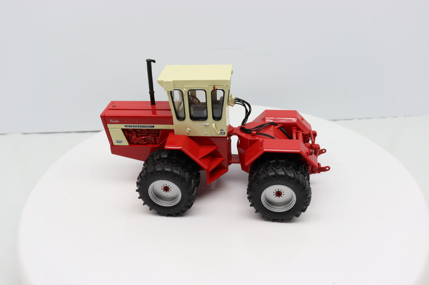 1/32 International 4366