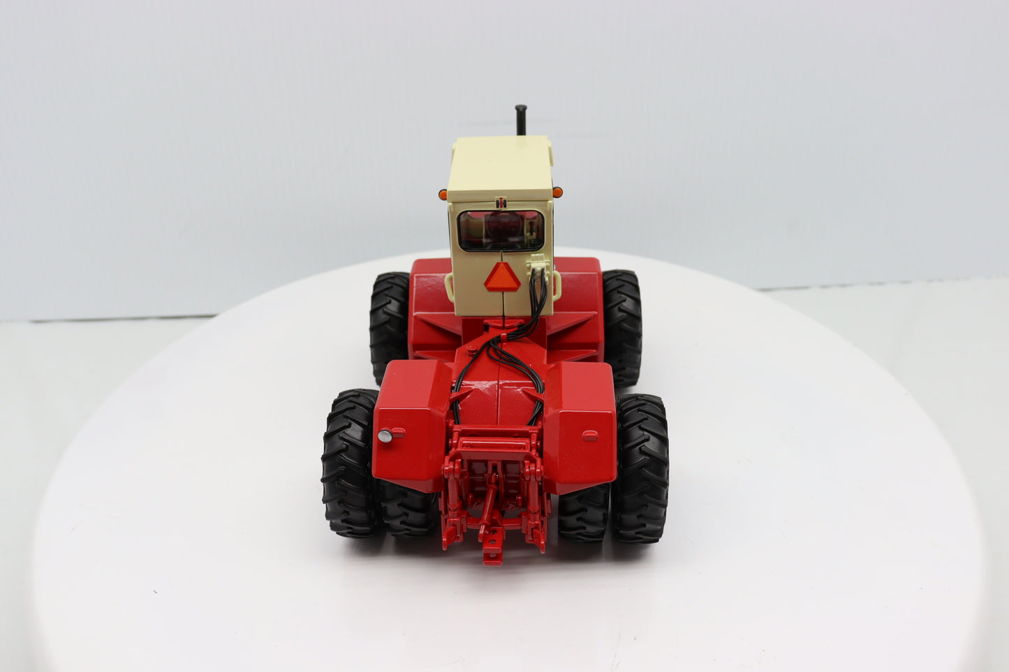 1/32 International 4366