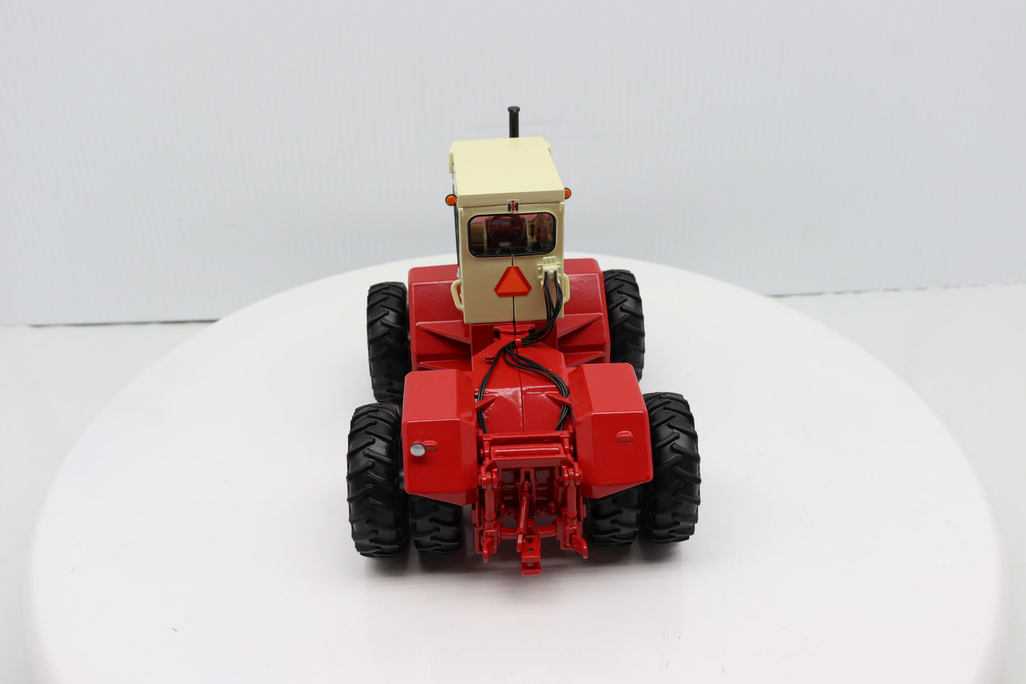 1/32 International 4366