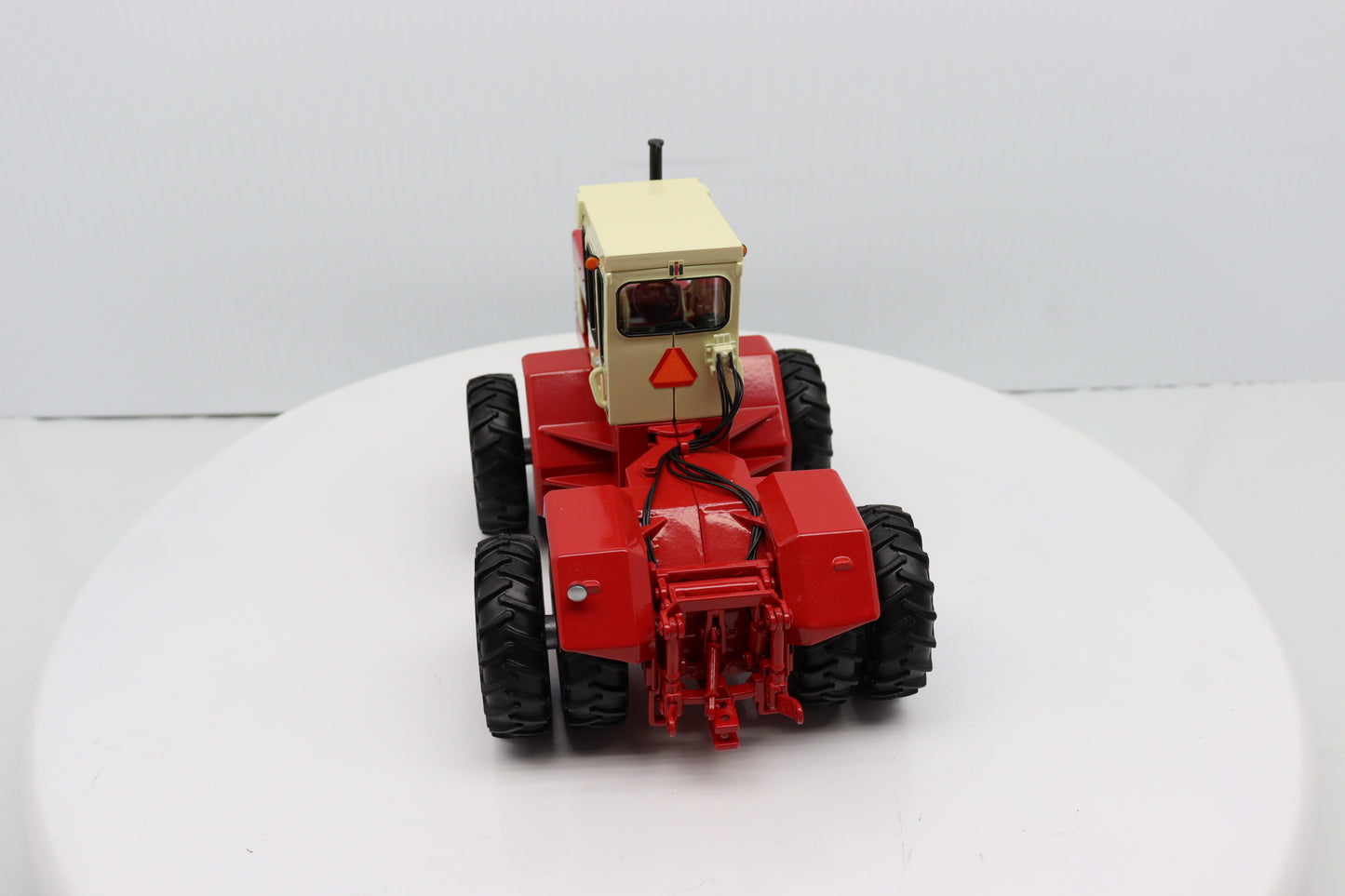 1/32 International 4366