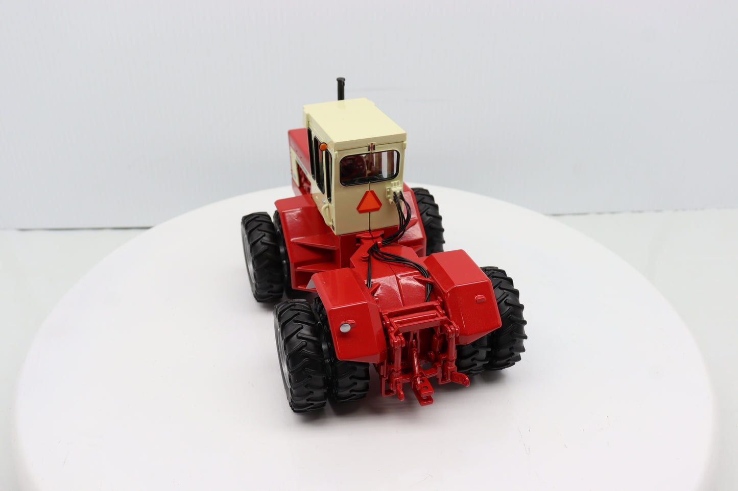 1/32 International 4366
