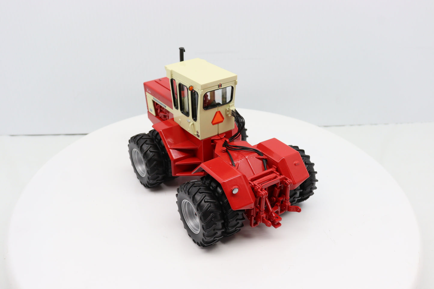 1/32 International 4366