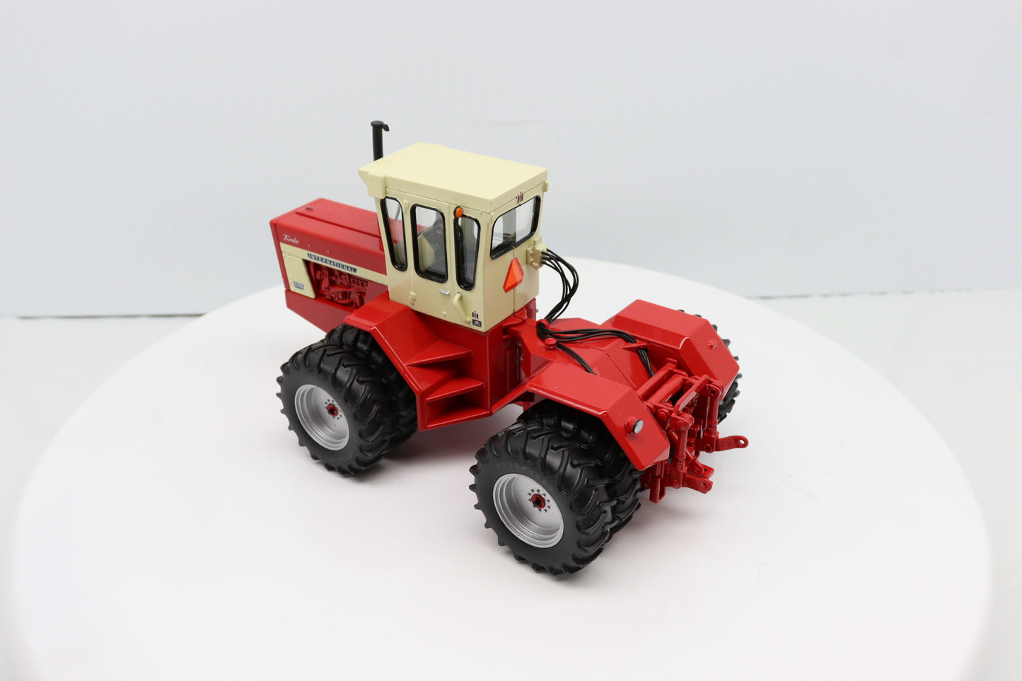 1/32 International 4366