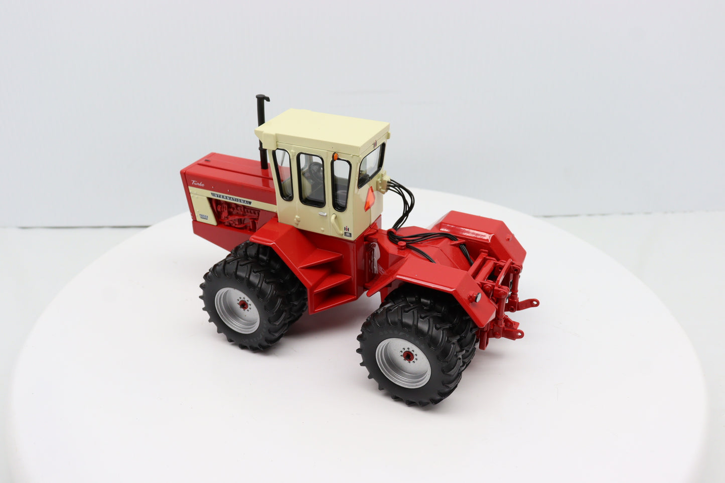 1/32 International 4366