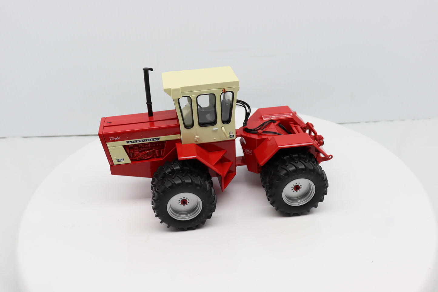 1/32 International 4366